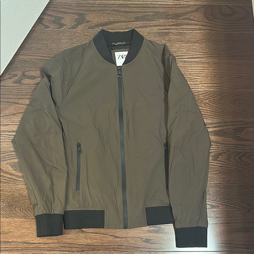 Zara Brown Bomber Jacket with Ribbed Cuffs and Stand-Up Collar